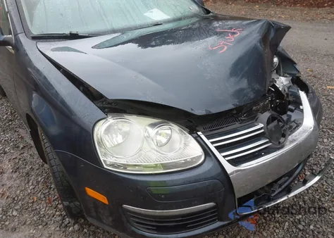 2010 Volkswagen Jetta Limited Edition/Se/Sel from USA, damaged, VIN 3VWRZ7AJ8AM066305